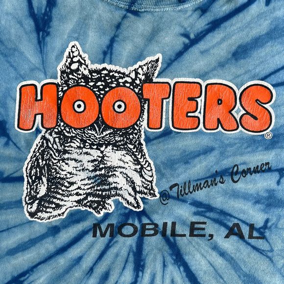 Vintage Late 90s Hooters Tee Mobile Alabama - Picture 5 of 5